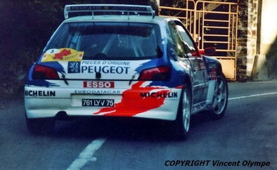 Gilles Panizzi - Hervé Panizzi
24º Rally Internacional de Rouergue 1997. Peugeot 306 Maxi (761 LYV 75). Clasificado 1º.

Del 18 al 20 de Julio, Roquefort-Rodez • ASA Rouergue.
Superficie: asfalto.

El Rally tenia un total de 910.00 km de los que 272.43 km divididos en 3 etapas y 19 tramos eran especiales.

Tomaron la salida 77 equipos, finalizaron 46.

© Vincent Olympe
@
Palabras clave: Gilles_Panizzi;Peugeot;Maxi;Rouergue;1997