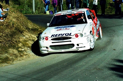 Carlos Sainz Cenamor - Luis Moya
39º Rallye Sanremo - Rallye d'Italia 1997. Ford Escort WRC (R1 FMC). Clasificado 4º.

Del 12 al 15 de Octubre, Sanremo.
Superficie: asfalto.
El Rally tenia un total de 1,365.91 Km de los que 396.21 Km divididos en 25 tramos eran especiales, (3 de ellos fueron cancelados SS1 Poggio de 2.09 Km, SS2 S.Romolo 1 de 10.02 Km y SS19 Baiardo 2 de 10.47 Km).
Se inscribieron 125 equipos, tomaron la salida 125, finalizaron 67.

© Pietro Zoccola.@
Palabras clave: ;Luis_Moya;Sanremo;Italia;Ford;WRC;Escort;1997