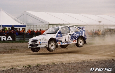 Juha Kankkunen - Juha Repo
54º Network Q Rally de Gran Bretaña 1998. Ford Escort WRC (R6 FMC). Clasificado 2º.

Del 22 al 24 de Noviembre, Cheltenham, Inglaterra.
Superficie: tierra - asfalto.

El Rally tenia un total de 1175.90 km de los que 383.85 km divididos en 28 tramos eran especiales.

Tomaron la salida 168 equipos, finalizaron 82.

© Petr Fitz
@@
Palabras clave: ;Ford;Escort;WRC;Gran_Bretaña;1998;Inglaterra