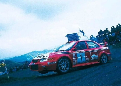 Tommi Mäkinen - Risto Mannisenmäki
41º Rallye Sanremo - Rallye d'Italia 1999. Mitsubishi Lancer Evo VI (V2 MMR). Clasificado 1º.

Del 11 al 13 de Octubre, Sanremo, Liguria, Imperia, Italia.
Superficie: asfalto.

El Rally tenia un total de 1384.58 Km de los que 384.88 Km divididos en 18 tramos, eran especiales.

Se inscribieron 124 equipos, tomaron la salida 119, finalizaron 55.@
Palabras clave: ;Mitsubishi;Lancer;VI;Sanremo;1999