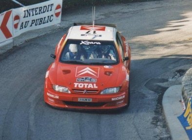 Jesus Puras - Marc Martí
43º Tour de Corse - Rallye de France 1999. Citröen Xsara Kit Car (21 BJM 92). Clasificado 2º.

A 34".7 del ganador de la prueba, Philippe Bugalski - Jean-Paul Chiaroni, también con Citröen Xsara Kit Car (22 BJM 92).

A 1' 09".3 por detrás de ambos Kit Car acabó Carlos Sainz - Luis Moya con Toyota Corolla WRC (K-AM 652).

Del 7 al 9 de Mayo, Ajaccio, Córcega, Francia.
Superficie: asfalto.

El Rally tenia un total de 1056.50 km de los que 373.99 km divididos en 17 tramos eran especiales (uno de ellos fue cancelado SS5 Pont d'Acoravo - Zerubia 1 de 20.94 km).

Tomaron la salida 138 equipos, finalizaron 85.@
Palabras clave: Jesus_Puras;Citroen;Xsara;Kit_Car;1999;Corcega;Corse