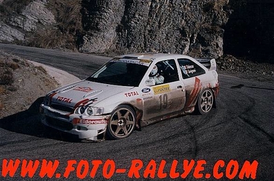 François Delecour - Dominique Savignoni
67º Rallye Automobile de Monte-Carlo 1999. Ford Escort WRC (HUN-813). Clasificado 4º.

Del 17 al 20 de Enero, Monte-Carlo.
Superficie: asfalto - nieve.

El Rally tenia un total de 1613.7 km de los que 424.6 km divididos en 14 tramos, eran especiales.

Tomaron la salida 86 equipos, finalizaron 46.@
Palabras clave: Ford;Escort;WRC;Montecarlo;1999