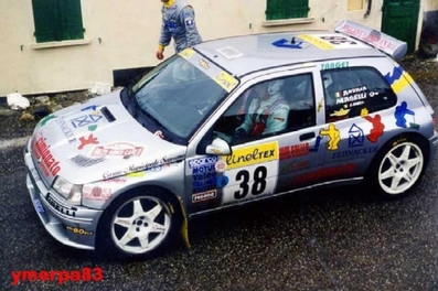 Andrea Maselli - Nicola Arena
67º Rallye Automobile de Monte-Carlo 1999. Renault Clio Maxi (AJ 177 DR). Clasificado 17º.

Del 17 al 20 de Enero, Monte-Carlo.
Superficie: asfalto - nieve.

El Rally tenia un total de 1613.7 km de los que 424.6 km divididos en 14 tramos, eran especiales.

Tomaron la salida 86 equipos, finalizaron 46.@
Palabras clave: Renault;Clio;Montecarlo;1999;Maxi