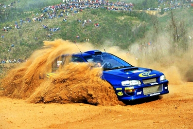 Richard Burns - Robert Reid
34º TAP Rallye de Portugal 2000. Subaru Impreza S6 WRC 00 (W 18 SRT). Clasificado 1º.
Debut con victoria del Subaru Impreza WRC 2000.

Del 16 al 19 de Marzo, Matosinhos, Porto, Portugal.
Superficie: tierra.

El Rally tenia un total de 1,646.96 Km de los que 398.35 Km divididos en 23 tramos eran especiales.

Se inscribieron 117 equipos, tomaron la salida 114, finalizaron 48.@
Palabras clave: Richard_Burns;Robert_Reid;Subaru;Impreza;WRC;Portugal;2000