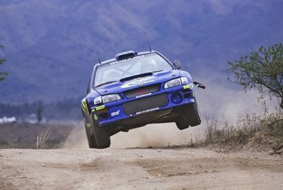 Juha Kankkunen - Juha Repo
20º Rally Argentina 2000. Subaru Impreza S6 WRC '00 (W17 SRT). Clasificado 4º.

Del 11 al 14 de Mayo, Carlos Paz, Córdoba, Argentina.
Superficie: tierra.

El Rally tenia un total de 1559.49 km de los que 391.4 km divididos en 22 tramos eran especiales, (una de ellas fue cancelada SS5 Tanti de 16 Km).

Se inscribieron 88 equipos, tomaron la salida 76, finalizaron 35.@
Palabras clave: Juha_Kankkunen;Subaru;Impreza;WRC;Argentina;2000;saltos