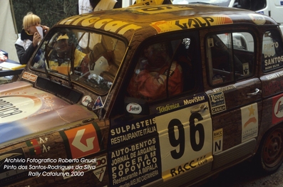 Antònio Pinto dos Santos - Nuno da Silva
36º Rallye Catalunya-Costa Brava (Rallye de España) 2000. Renault 4 GTL. Clasificado 55º.
El Rally tenia un total de 1874.7 km de los que 383.09 km divididos en 15 tramos, eran especiales.
Se inscribieron 95 participantes, tomaron la salida 91, finalizaron 55.
Foto de Roberto Gnudi.@
Palabras clave: Renault;GTL;Catalunya;Costa_Brava;2000