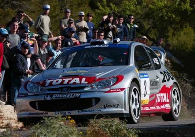 Gilles Panizzi - Hervé Panizzi
38º Rallye Catalunya - Costa Brava - Rallye de España 2002. Peugeot 206 WRC (334 NQZ 75). Clasificado 1º.

Del 21 al 24 de Marzo, Lloret de Mar, Girona, Catalunya, España.
Superficie: asfalto.

El Rally tenia un total de 1948.95 km de los que 394.98 km divididos en 18 tramos eran especiales (3 de ellas fueron canceladas SS1 Riudecanyes 1 de 12.66 Km, SS7 Coll de Bracons 1 de 19,66 Km y SS8 Vallfogona 1 de 14.54 Km).

Se inscribieron 74 equipos, tomaron la 68, finalizarn 40.@
Palabras clave: Gilles_Panizzi;Peugeot;WRC;Catalunya;España;2002;Spain