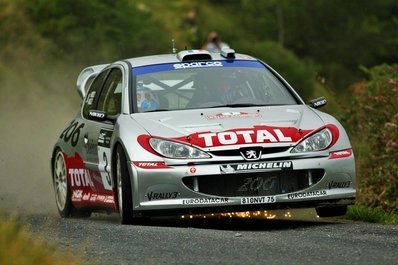 Gilles Panizzi - Herve Panizzi
44º Rallye Sanremo - Rallye de Italia 2002. Peugeot 206WRC (2002). Clasificado 1º.
El Rally tenia un total de 1,407.04 Km de los que 385.84 Km divididos en 18 tramos eran especiales.
Se inscribieron 57 equipos, tomaron la salida 53, finalizaron 35.
Photo François Baudin.@@
Palabras clave: Gilles_Panizzi;Peugeot;WRC;Sanremo;2002