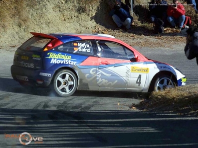 Carlos Sainz Cenamor - Lui­s Moya
70º Rallye Automobile de Monte-Carlo 2002. Ford Focus RS WRC '02 (Y6 FMC). Clasificado 3º.

Del 18 al 20 de Enero, Monaco.
Superficie: asfalto - nieve.

El Rally tenia un total de 1424.55 km km de los que 396.78 km divididos en 15 tramos eran especiales, (una de ellas fue cancelada SS2 Sisteron - Thoard 1 de 36.73 Km).

Se inscribieron 55 equipos, tomaron la salida 54, finalizaron 26.@
Palabras clave: Ford;Focus;Montecarlo;2002