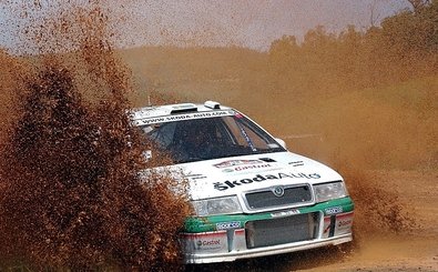 Kenneth Eriksson - Christina (Tina) Thörner
15º Telstra Rally Australia 2002. Skoda Octavia WRC Evo3 (MBO 90-41). Clasificado 8º.
El Rally tenia un total de 1571.98 km de los que 388.64 km divididos en 24 tramos, eran especiales.
Se inscribieron 75 equipos, tomaron la salida 69, finalizaron 36.@
Palabras clave: Kenneth_Eriksson;Skoda;Octavia;WRC;2002;Australia