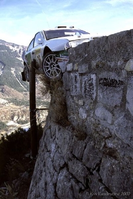 Roman Kresta - Jan Tomanek
70º Rallye Automobile de Monte-Carlo 2002. Skoda Octavia WRC Evo2 (MBS 97-68). Abandonó por el accidente de la imagen en SS7 Puget - Toudon 2 de 26.76 Km.

Del 18 al 20 de Enero, Monaco.
Superficie: asfalto - nieve.

El Rally tenia un total de 1424.55 km km de los que 396.78 km divididos en 15 tramos eran especiales, (una de ellas fue cancelada SS2 Sisteron - Thoard 1 de 36.73 Km).

Se inscribieron 55 equipos, tomaron la salida 54, finalizaron 26.@
Palabras clave: Montecarlo;Skoda;Octavia;2002;Crash