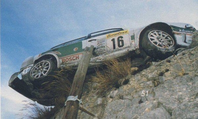 Roman Kresta - Jan Tomanek
70º Rallye Automobile de Monte-Carlo 2002. Skoda Octavia WRC Evo2 (MBS 97-68). Abandonó por el accidente de la imagen en SS7 Puget - Toudon 2 de 26.76 Km.

Del 18 al 20 de Enero, Monaco.
Superficie: asfalto - nieve.

El Rally tenia un total de 1424.55 km km de los que 396.78 km divididos en 15 tramos eran especiales, (una de ellas fue cancelada SS2 Sisteron - Thoard 1 de 36.73 Km).

Se inscribieron 55 equipos, tomaron la salida 54, finalizaron 26.@
Palabras clave: Montecarlo;Skoda;Octavia;2002;Crash