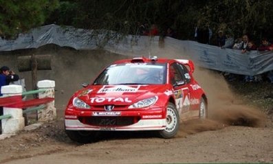 Marcus Grönholm - Timo Rautiainen
23º YPF Rally Argentina 2003. Peugeot 206 WRC (206 NDQ 75).
Clasificado 1º.

Del 8 al 11 de Mayo.
Superficie: tierra.

El Rally tenia un total de 1,370.00 Km de los que 402.35 Km divididos en 25 tramos eran especiales (uno de ellos fue cancelados SS14 Capilla del Monte - San Marcos Sierra 1 de 23.02 Km).

Se inscribieron 88 equipos, tomaron la salida 78, finalizaron 33.@
Palabras clave: Marcus_Gronholm;Peugeot;WRC;Argentina;2003