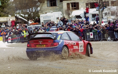 Colin McRae - Derek Ringer
71º Rallye Automobile de Monte-Carlo 2003. Citroën Xsara WRC (15 DDM 92). Clasificado 2º.

Del 24 al 26 de Enero, Monaco.
Superficie: asfalto - nieve.

El Rally tenia un total de 1357.92 km de los que 415.02 km divididos en 14 tramos eran especiales.

Tomaron la salida 50 equipos, finalizaron 29.

© Leszek Kusmirek
@
Palabras clave: ;Citroen;Xsara;WRC;Montecarlo;2003;Turini;Nieve
