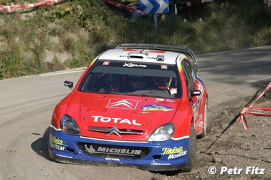 Sébastien Loeb - Daniel Elena
39º Rallye Catalunya - Costa Brava - Rallye de España 2003. Citroën Xsara WRC (16 DDM 92). Clasificado 2º.

Del 24 al 26 de Octubre, Lloret de Mar, Girona, Catalunya, España.
Superficie: asfalto.

El Rally tenia un total de 1553.72 Km de los que 381.18 Km divididos en 22 tramos eran especiales.

Se inscribieron 49 equipos, tomaron la salida 47, finalizaron 33.

© Petr Fitz
@@
Palabras clave: Sebastien_Loeb;Citroen;Xsara;WRC;Catalunya;2003;Spain