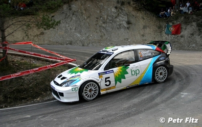 François Duval- Stéphane Prévot
39º Rallye Catalunya - Costa Brava - Rallye de España 2003. Ford Focus RS WRC '03 (EO03 XYG). Clasificado 4º.

Del 24 al 26 de Octubre, Lloret de Mar, Girona, Catalunya, España.
Superficie: asfalto.

El Rally tenia un total de 1553.72 Km de los que 381.18 Km divididos en 22 tramos eran especiales.

Se inscribieron 49 equipos, tomaron la salida 47, finalizaron 33.

© Petr Fitz
@@
Palabras clave: Ford;WRC;Focus;Catalunya;Spain;2003