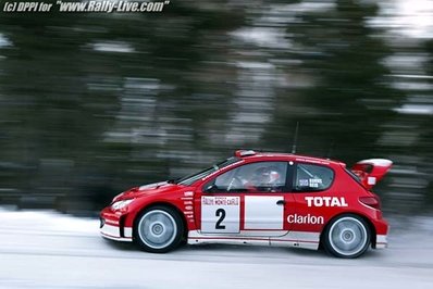 Richard Burns - Robert Reid
71º Rallye Automobile de Monte-Carlo 2003. Peugeot 206 WRC (206 NLM 75). Clasificado 5º.

Del 24 al 26 de Enero, Monaco.
Superficie: asfalto - nieve.

El Rally tenia un total de 1357.92 km de los que 415.02 km divididos en 14 tramos eran especiales.

Tomaron la salida 50 equipos, finalizaron 29.@
Palabras clave: Peugeot;WRC;Montecarlo;2003;nieve