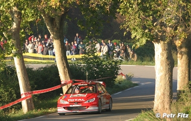 Marcus Grönholm - Timo Rautiainen
39º Rallye Catalunya - Costa Brava - Rallye de España 2003. Peugeot 206 WRC (945 NVB 75). Clasificado 6º.

Del 24 al 26 de Octubre, Lloret de Mar, Girona, Catalunya, España.
Superficie: asfalto.

El Rally tenia un total de 1553.72 Km de los que 381.18 Km divididos en 22 tramos eran especiales.

Se inscribieron 49 equipos, tomaron la salida 47, finalizaron 33.

© Petr Fitz
@@
Palabras clave: Peugeot;WRC;Catalunya;2003;Spain