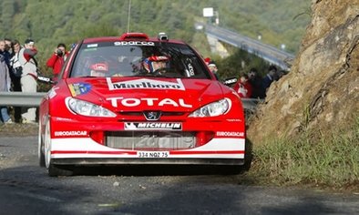 Marcus Grönholm - Timo Rautiainen
39º Rallye Catalunya - Costa Brava - Rallye de España 2003. Peugeot 206 WRC (945 NVB 75). Clasificado 6º.

Del 24 al 26 de Octubre, Lloret de Mar, Girona, Catalunya, España.
Superficie: asfalto.

El Rally tenia un total de 1553.72 Km de los que 381.18 Km divididos en 22 tramos eran especiales.

Se inscribieron 49 equipos, tomaron la salida 47, finalizaron 33.@
Palabras clave: Peugeot;WRC;Catalunya;2003;Spain