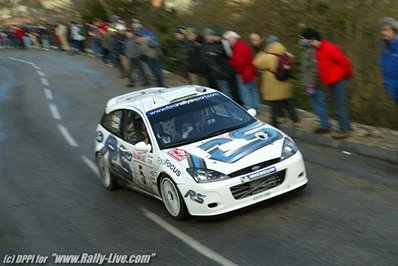 François Duval - Jean-Marc Fortin
71º Rallye Automobile de Monte-Carlo 2003. Ford Focus WRC '02 (EX02 OBE). Clasificado 7º.

Del 24 al 26 de Enero, Monaco.
Superficie: asfalto - nieve.

El Rally tenia un total de 1357.92 km de los que 415.02 km divididos en 14 tramos eran especiales.

Tomaron la salida 50 equipos, finalizaron 29.@
Palabras clave: Ford;Focus;WRC;Montecarlo;2003