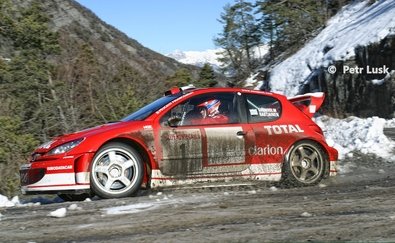 Marcus Grönholm - Timo Rautiainen
71º Rallye Automobile de Monte-Carlo 2003. Peugeot 206 WRC (206 NLL 75). Clasificado 13º.

Del 24 al 26 de Enero, Monaco.
Superficie: asfalto - nieve.

El Rally tenia un total de 1357.92 km de los que 415.02 km divididos en 14 tramos eran especiales.

Tomaron la salida 50 equipos, finalizaron 29.@
Palabras clave: Peugeot;WRC;Montecarlo;2003;nieve