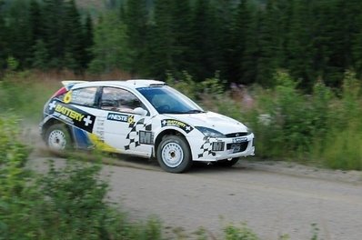 Mikko Hirvonen - Jarmo Lehtinen
53º Neste Rally de Finlandia 2003. Ford Focus RS WRC 02. Abandonò por mecà¡nica en SS12 Ouninpohja 1 de 33.24 Km.
El Rally tenia un total de 1,727.60 Km de los que 409.18 Km divididos en 23 tramos eran especiales.
Se inscribieron 73 equipos, tomaron la salida 71, finalizaron 35.@
Palabras clave: Mikko_Hirvonen;Ford;Focus;RS;WRC;Finlandia;2003