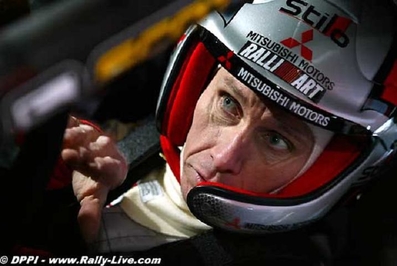 Gilles Panizzi - Hervé Panizzi
73º Rallye Automobile de Monte-Carlo 2005. Mitsubishi Lancer WRC. Clasificado 3º.
Copiloto Hervé Panizzi.
El Rally tenis un total de 1,360.13 Km de los que 353.07 Km divididos en 15 tramos, eran especiales.
Tomaron la salida 34 equipos, finalizaron 24.@
Palabras clave: Gilles_Panizzi;Montecarlo;2005;Personajes