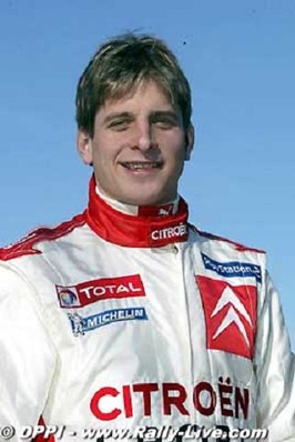 François Duval
73º Rallye Automobile de Monte-Carlo 2005. Citröen Xsara WRC (585 DEX 78). Abandonó por accidente en SS6 Toudon - Saint Antonin 1 de 19.52 Km.
Citroën Total WRT

Del 21 al 23 de Enero, Mónaco
Superficie: asfalto - nieve.

El Rally tenis un total de 1360.13 km de los que 353.07 km divididos en 15 tramos eran especiales.

Tomaron la salida 34 equipos, finalizaron 24.@
Palabras clave: Montecarlo;2005;Personajes