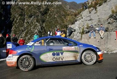 Manfred Stohl - Ilka Minor
74º Rallye Automobile de Monte-Carlo 2006. Peugeot 307 WRC (274 PWX 75). Clasificado 4º.

Del 20 al 22 de Enero, Monaco.
Superficie: asfalto - nieve.

El Rally tenia un total de 1294.89 Km de los que 366.39 km divididos en 18 tramos eran especiales, (2 de ellas fueron canceladas SS3 Pierlas - Ilonse 1 de 23.22 Km y SS11 La Tour sur Tinee - Utelle 2 de 18.73 Km).

Se inscribieron 53 equipos, tomaron la salida 51, finalizaron 43.@
Palabras clave: Peugeot;WRC;Montecarlo;2006