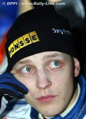Mikko Hirvonen
74º Rallye Automobile de Monte-Carlo 2006. Ford Focus RS WRC 06 (EU55 BNA). Clasificado 7º.
Copiloto Jarmo Lehtinen

Del 20 al 22 de Enero, Monaco.
Superficie: asfalto - nieve.

El Rally tenia un total de 1294.89 Km de los que 366.39 km divididos en 18 tramos eran especiales, (2 de ellas fueron canceladas SS3 Pierlas - Ilonse 1 de 23.22 Km y SS11 La Tour sur Tinee - Utelle 2 de 18.73 Km).

Se inscribieron 53 equipos, tomaron la salida 51, finalizaron 43.@
Palabras clave: ;Jarmo_Lehtinen;Ford;Montecarlo;2006;Personajes