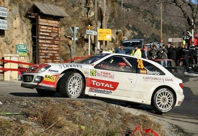 Dani Sordo - Marc Martí
74º Rallye Automobile de Monte-Carlo 2006. Citroën Xsara WRC (823 DPT 78). Clasificado 8º.

Del 20 al 22 de Enero, Monaco.
Superficie: asfalto - nieve.

El Rally tenia un total de 1294.89 Km de los que 366.39 km divididos en 18 tramos eran especiales, (2 de ellas fueron canceladas SS3 Pierlas - Ilonse 1 de 23.22 Km y SS11 La Tour sur Tinee - Utelle 2 de 18.73 Km).

Se inscribieron 53 equipos, tomaron la salida 51, finalizaron 43.

© Petr Sagner
@@
Palabras clave: ;Montecarlo;Citroen;Xsara;WRC;2006