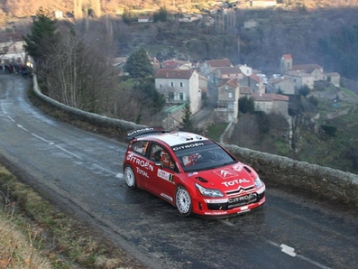 Sébastien Loeb - Daniel Elena
75º Rallye Automobile de Monte-Carlo 2007. Citröen C4 WRC (733 DYN 78). Clasificado 1º.

Del 18 al 21 de Enero, Valence, Monte-Carlo.
Superficie: asfalto - nieve.

El Rally tenia un total de 1185.22 km de los que 328.54 km divididos en 15 tramos eran especiales.

Tomaron la salida 47 equipos, finalizaron 39.
Palabras clave: Sebastien_Loeb;Citroen;WRC;Montecarlo;2007