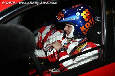 Toni Gardemeister - Jakke Honkanen
75º Rallye Automobile de Monte-Carlo 2007. Mitsubishi Lancer WRC 05 (KN04 WMD). Clasificado 7º.

Del 18 al 21 de Enero, Valence, Monte-Carlo.
Superficie: asfalto - nieve.

El Rally tenia un total de 1185.22 km de los que 328.54 km divididos en 15 tramos eran especiales.

Tomaron la salida 47 equipos, finalizaron 39.@
Palabras clave: Toni_Gardemeister;Mitsubishi;Lancer;WRC;Montecarlo;2007;Personajes