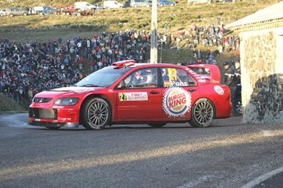 Xavier Pons - Xavier Amigo
75º Rallye Automobile de Monte-Carlo 2007. Mitsubishi Lancer WRC 05 (KN04 WMC). Clasificado 26º.

Del 18 al 21 de Enero, Valence, Monte-Carlo.
Superficie: asfalto - nieve.

El Rally tenia un total de 1185.22 km de los que 328.54 km divididos en 15 tramos eran especiales.

Tomaron la salida 47 equipos, finalizaron 39.@
Palabras clave: Xavier_Pons;Xavier_Amigo;Mitsubishi;Lancer;WRC;Montecarlo;2007