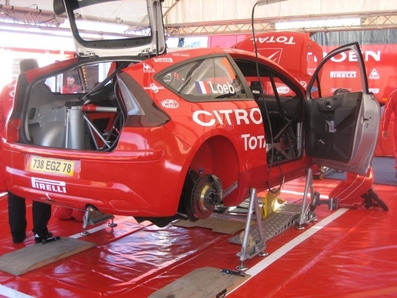Asistencia del Equipo Citröen Total W.R.T. en el 52º Rallye Automobile de Monte-Carlo 2008
En el Citröen C4 WRC (738 EGZ 78) de Sébastien Loeb - Daniel Elena, clasificado 1º.

Del 24 al 27 de Enero, Valence - Monaco.
Superficie: asfalto - nieve.

El Rally tenia un total de 1481.25 km de los que 365.09 km divididos en 19 tramos, eran especiales.

Se inscribieron 50, tomaron la salida 47, finalizaron 34.@
Palabras clave: Sebastien_Loeb;Citroen;WRC;Montecarlo;2008;Asistencias