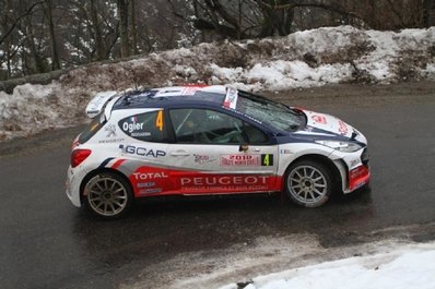 Sébastien Ogier - Julien Ingrassia
78º Rallye Automobile de Monte-Carlo 2010. Peugeot 207 S2000 (AB-979-BP). Abandonó por el alternador en SS14 Peïra Cava - La Bollène Vésubie 2 de 18.42 km.

Del 19 al 23 de Enero, Valence - Monaco.
Superficie: asfalto - nieve

El Rally tenia un total de 396.18 km cronometrados divididos en 3 etapas y 15 tramos especiales.

Tomaron la salida 59 equipos, finalizaron 36.@
Palabras clave: Sebastien_Ogier;Julien_Ingrassia;Peugeot;Montecarlo;2010