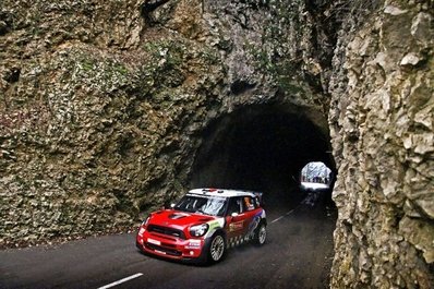 Pierre Campana -  Sabrina de Castelli
80º Rallye Automobile de Monte-Carlo 2012. Mini John Cooper Works WRC (2 WRC). Clasificado 7º.

Del 17 al 22 de Enero, Valence - Monaco.
Superficie: asfalto - nieve.

El Rally teni­a un total de 1772.52 km de los que 433.36 Km divididos en 18 tramos eran especiales.

Se inscribieron 82 equipos, tomaron la salida 73, finalizaron 45.@
Palabras clave: Mini;Cooper;Montecarlo;2012;WRC