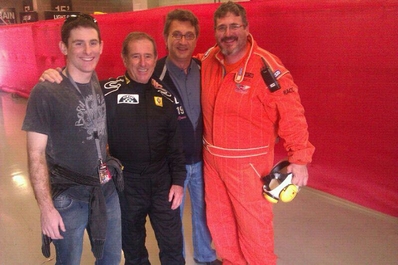 Jean Ragnotti 2012
Aqui estamos mi sobrino Jordi en la izquierda de la imagen, un buen amigo, Xavi, con el mono de comisario del Circuit, y yo en el lado izquierdo de Jean.
World Series by Renault. Circuit de Catalunya. 21-10-12

Palabras clave: ;Personajes;2012;Circuit_Catalunya