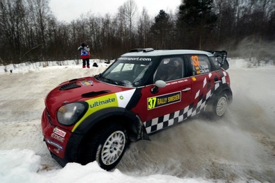 Dani Sordo - Carlos del Barrio
60º Rally Sweden 2012. Mini John Cooper Works (4WRC).
Abandonó por perder la correa del alternador que pasaba por la bomba de agua y subir mucho la temperatura dañando el motor en SS8 Finnskogen 2 de 20.97 km.

De 9 al 12 de Febrero, Karlstad.
Superficie: nieve.

El Rally tenia un total de 1842.60 km de los que 349.16 Km divididos en 22 tramos eran especiales.

Se inscribieron 47 equipos, tomaron la salida 43, finalizaron 34.
@
Palabras clave: ;Mini;Cooper;Suecia;2012;nieve
