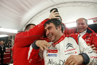 Daniel Elena
81º Rallye Automobile de Monte-Carlo 2013. Citröen DS3 WRC. Clasificado 1º.
Piloto de Sébastien Loeb.

Del 15 al 20 de Enero, Valence.
Superficie: asfalto - nieve.

El Rallye tenia un total de 1778.81 Km de los que 468.42 Km divididos en 18 tramos eran especiales (2 de ellos fueron cancelados por exceso de nieve, SS17 Moulinet - La Bollene Vesubie 3 de 23.54 Km y SS18 Lantosque - Luceram 2 de 18.95 Km).

Tomaron la salida 73 equipos, finalizaron 45.@
Palabras clave: ;Citroen;DS3;WRC;Montecarlo;2013;Personajes