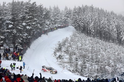 Sébastien Loeb - Daniel Elena
81º Rallye Automobile de Monte-Carlo 2013. Citröen DS3 WRC. Clasificado 1º.

Del 15 al 20 de Enero, Valence.
Superficie: asfalto - nieve.

El Rallye tenia un total de 1778.81 Km de los que 468.42 Km divididos en 18 tramos eran especiales (2 de ellos fueron cancelados por exceso de nieve, SS17 Moulinet - La Bollene Vesubie 3 de 23.54 Km y SS18 Lantosque - Luceram 2 de 18.95 Km).

Tomaron la salida 73 equipos, finalizaron 45.@
Palabras clave: Sebastien_Loeb;Citroen;DS3;WRC;Montecarlo;2013;nieve