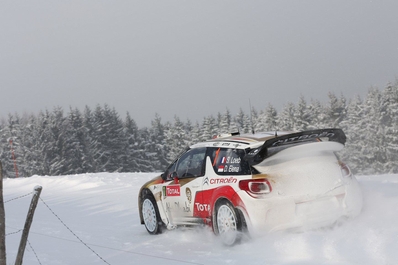 Sébastien Loeb - Daniel Elena
81º Rallye Automobile de Monte-Carlo 2013. Citröen DS3 WRC. Clasificado 1º.

Del 15 al 20 de Enero, Valence.
Superficie: asfalto - nieve.

El Rallye tenia un total de 1778.81 Km de los que 468.42 Km divididos en 18 tramos eran especiales (2 de ellos fueron cancelados por exceso de nieve, SS17 Moulinet - La Bollene Vesubie 3 de 23.54 Km y SS18 Lantosque - Luceram 2 de 18.95 Km).

Tomaron la salida 73 equipos, finalizaron 45.@
Palabras clave: Sebastien_Loeb;Citroen;DS3;WRC;Montecarlo;2013;nieve