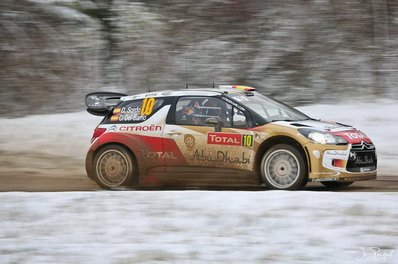 Dani Sordo Castillo - Carlos Del Barrio Corral
81º Rallye Automobile de Monte-Carlo 2013. Citröen DS3 WRC. Clasificado 3º.

Del 15 al 20 de Enero, Valence.
Superficie: asfalto - nieve.

El Rallye tenia un total de 1778.81 Km de los que 468.42 Km divididos en 18 tramos eran especiales (2 de ellos fueron cancelados por exceso de nieve, SS17 Moulinet - La Bollene Vesubie 3 de 23.54 Km y SS18 Lantosque - Luceram 2 de 18.95 Km).

Tomaron la salida 73 equipos, finalizaron 45.@
Palabras clave: Dani_Sordo;Citroen;DS3;WRC;Montecarlo;2013;nieve