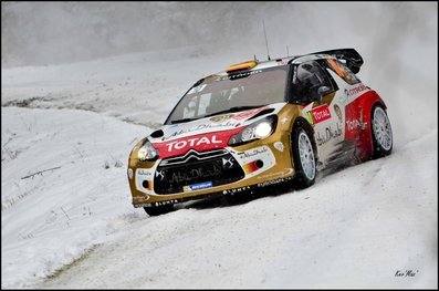 Dani Sordo Castillo - Carlos Del Barrio Corral
81º Rallye Automobile de Monte-Carlo 2013. Citröen DS3 WRC. Clasificado 3º.

Del 15 al 20 de Enero, Valence.
Superficie: asfalto - nieve.

El Rallye tenia un total de 1778.81 Km de los que 468.42 Km divididos en 18 tramos eran especiales (2 de ellos fueron cancelados por exceso de nieve, SS17 Moulinet - La Bollene Vesubie 3 de 23.54 Km y SS18 Lantosque - Luceram 2 de 18.95 Km).

Tomaron la salida 73 equipos, finalizaron 45.

COPYRIGHT Kevin Mazzilli
@
Palabras clave: Dani_Sordo;Citroen;DS3;WRC;Montecarlo;2013;nieve