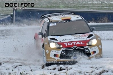 Dani Sordo Castillo - Carlos Del Barrio Corral
81º Rallye Automobile de Monte-Carlo 2013. Citröen DS3 WRC. Clasificado 3º.

Del 15 al 20 de Enero, Valence.
Superficie: asfalto - nieve.

El Rallye tenia un total de 1778.81 Km de los que 468.42 Km divididos en 18 tramos eran especiales (2 de ellos fueron cancelados por exceso de nieve, SS17 Moulinet - La Bollene Vesubie 3 de 23.54 Km y SS18 Lantosque - Luceram 2 de 18.95 Km).

Tomaron la salida 73 equipos, finalizaron 45.@
Palabras clave: Dani_Sordo;Citroen;DS3;WRC;Montecarlo;2013;nieve