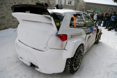 Jari-Matti Latvala - Miikka Anttila
81º Rallye Automobile de Monte-Carlo 2013. Volkswagen Polo R WRC (WOB VW 360). Abandonó por accidente en SS14 Moulinet - La Bollène Vésubie 1 de 23.54 km.
Volkswagen Motorsport

Del 15 al 20 de Enero, Valence.
Superficie: asfalto - nieve.

El Rallye tenia un total de 1778.81 Km de los que 468.42 Km divididos en 18 tramos eran especiales (2 de ellos fueron cancelados por exceso de nieve, SS17 Moulinet - La Bollene Vesubie 3 de 23.54 Km y SS18 Lantosque - Luceram 2 de 18.95 Km).

Tomaron la salida 73 equipos, finalizaron 45.@
Palabras clave: ;Volkswagen;Polo;WRC;2013;nieve;Montecarlo