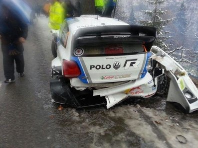 Jari-Matti Latvala - Miikka Anttila
81º Rallye Automobile de Monte-Carlo 2013. Volkswagen Polo R WRC. Abandonó por accidente en SS14 Moulinet - La Bollène Vésubie 1 de 23.54 km.

Del 15 al 20 de Enero, Valence.
Superficie: asfalto - nieve.

El Rallye tenia un total de 1778.81 Km de los que 468.42 Km divididos en 18 tramos eran especiales (2 de ellos fueron cancelados por exceso de nieve, SS17 Moulinet - La Bollene Vesubie 3 de 23.54 Km y SS18 Lantosque - Luceram 2 de 18.95 Km).

Tomaron la salida 73 equipos, finalizaron 45.@
Palabras clave: Jari-Matti_Latvala;Volkswagen;Polo;WRC;Montecarlo;2013;crash