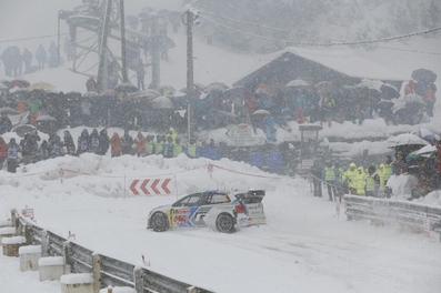 Sébastien Ogier - Julien Ingrassia
82º Rallye Automobile de Monte-Carlo 2014. Volkswagen Polo R WRC (WOB VW 369). Clasificado 1º.
Volkswagen Motorsport

Del 15 al 19 de Enero, Gap - Monaco.
Superficie: asfalto - nieve.

El Rallye tenia un total de 1373.36 Km de los que 360.48 divididos en 15 tramos eran especiales, (una de ellas fue cancelada por exceso de nieve SS14 La Bollene Vesubie - Mouline 2 de 23.40 Km, mas conocido como Col de Turini, por exceso de nieve).

Se inscribieron 72 equipos, tomaron la salida 68, finalizaron 40.@
Palabras clave: Volkswagen;Polo;WRC;Montecarlo;2014;nieve;Turini