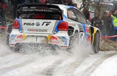 Sébastien Ogier - Julien Ingrassia
82º Rallye Automobile de Monte-Carlo 2014. Volkswagen Polo R WRC (WOB VW 369). Clasificado 1º.
Volkswagen Motorsport

Del 15 al 19 de Enero, Gap - Monaco.
Superficie: asfalto - nieve.

El Rallye tenia un total de 1373.36 Km de los que 360.48 divididos en 15 tramos eran especiales, (una de ellas fue cancelada por exceso de nieve SS14 La Bollene Vesubie - Mouline 2 de 23.40 Km, mas conocido como Col de Turini, por exceso de nieve).

Se inscribieron 72 equipos, tomaron la salida 68, finalizaron 40.@
Palabras clave: Volkswagen;Polo;WRC;Montecarlo;2014;nieve