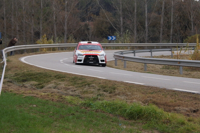 Josep Mª Membrado - Jordi Vilamala
54º Rallye 2000 Viratges 2014. Mitsubishi Lancer Evo X. Clasificado 1º.

El Rally tenia 88.26 Km cronometrados divididos en 10 tramos.
Tomaron la salida 99 equipos, 60 de ellos para el Campeonato de Catalunya Velocidad, 27 Regularidad y 12 de ECOseries.

Foto en B2 Vilaredes.
Palabras clave: 2000_Viratges;Manresa;Biela_Club_Manresa;2014